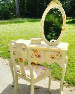 3 Piece Hand Vanity Set