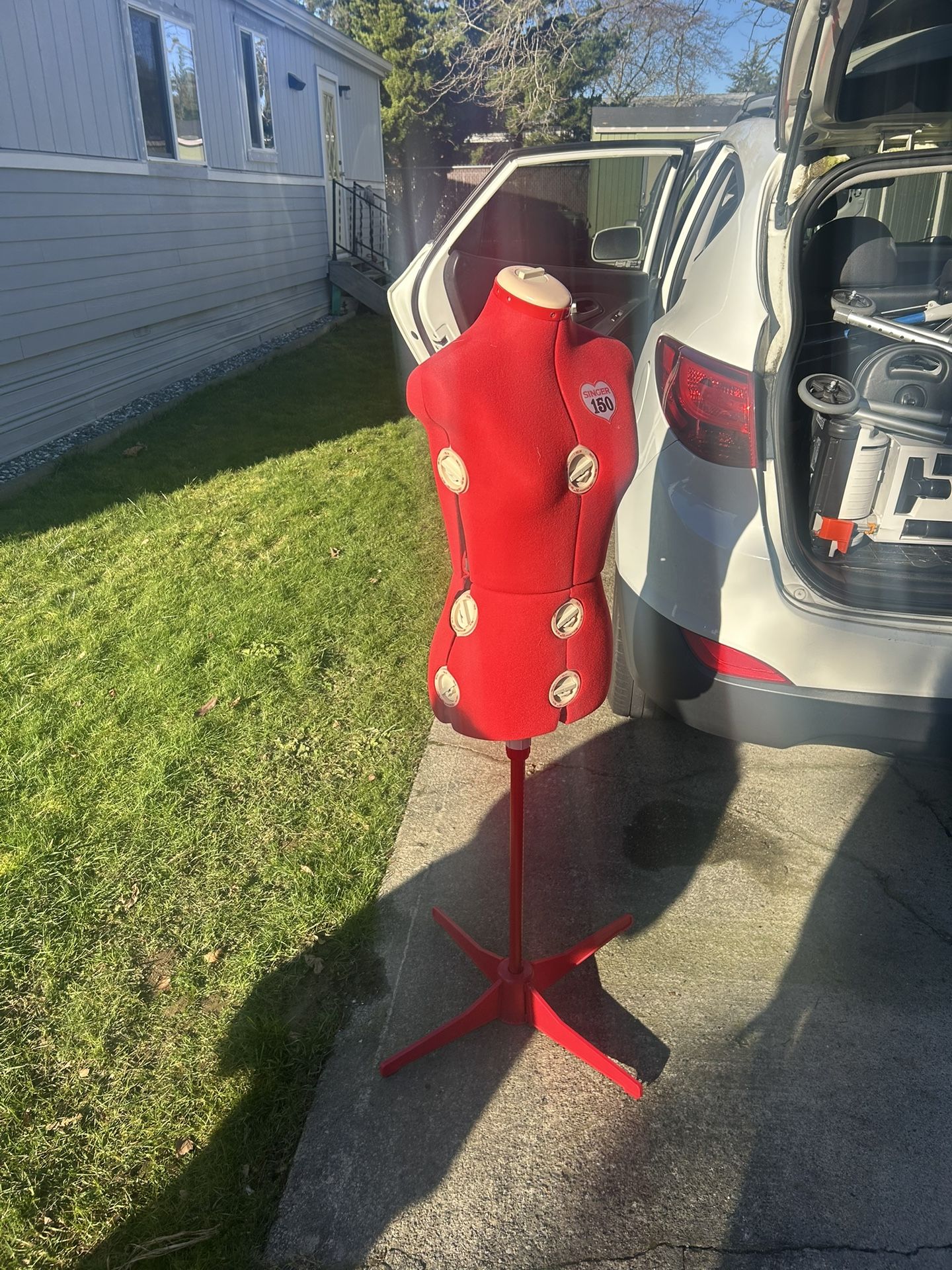 Mannequin Singer 150