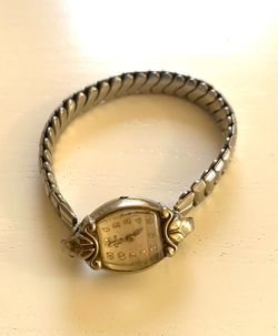 ANTIQUE LADIES WATCH