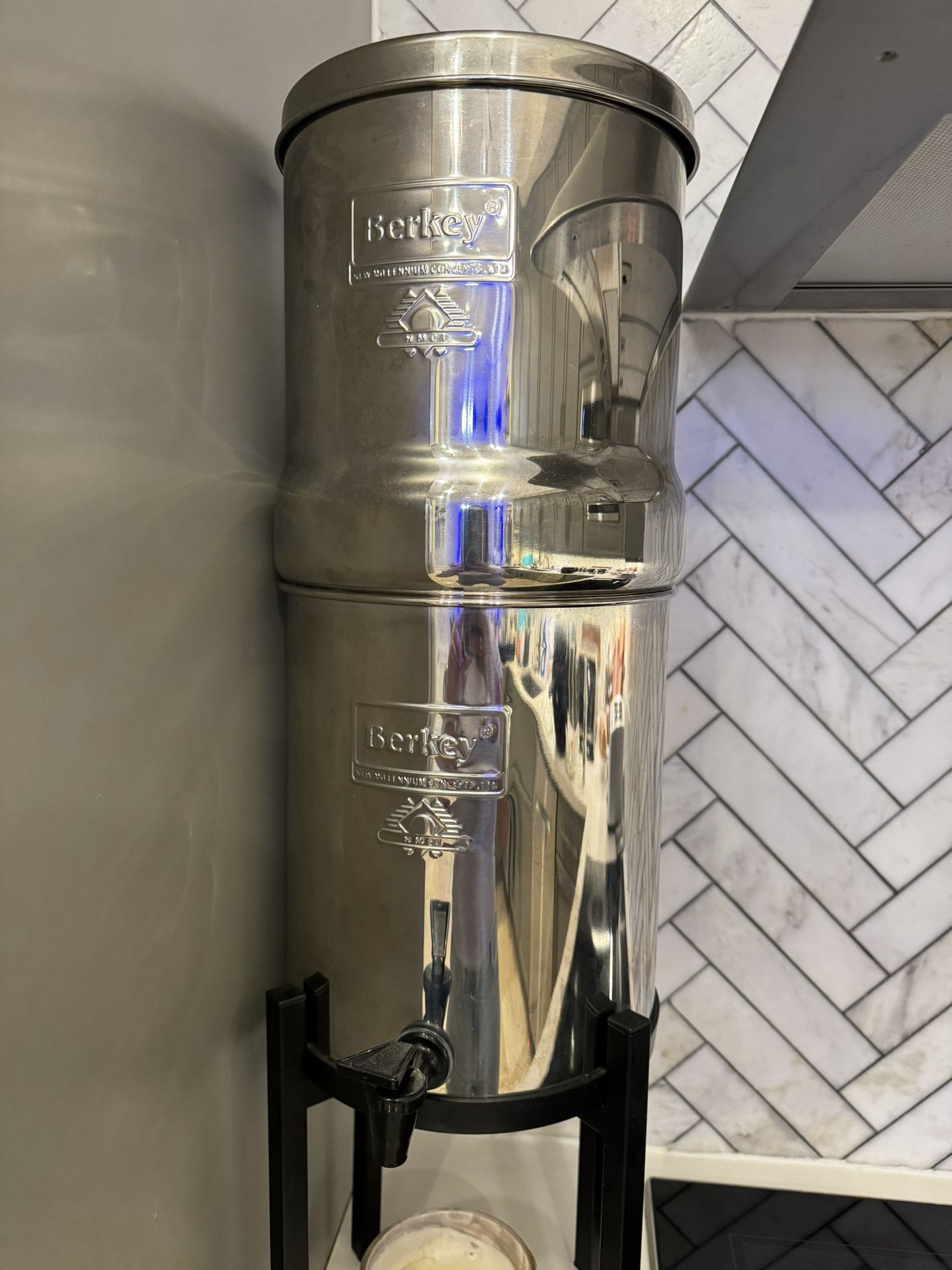 Big Berkey Water Filter - 2.25 Gallon Capacity
