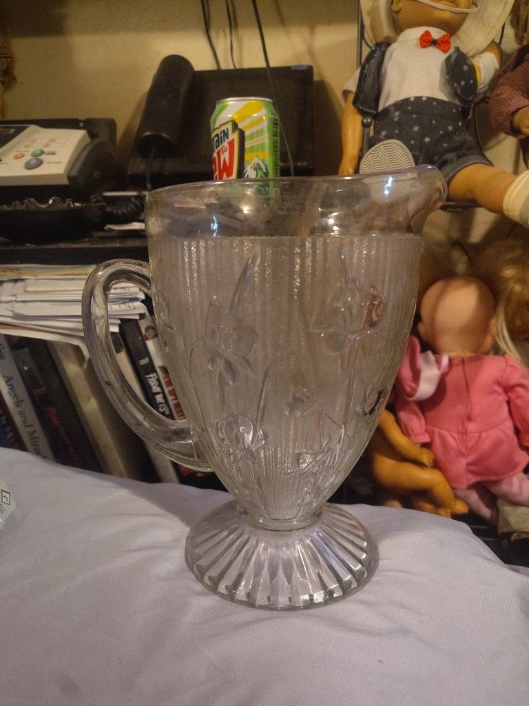 VINTAGE CLEAR DEPRESSION GLASS Jeanette IRIS & HERRINGBONE HEAVY DUTY PITCHER