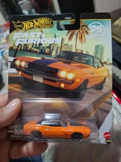 Hot Wheels Premium Fast & Furious Dodge Challenger