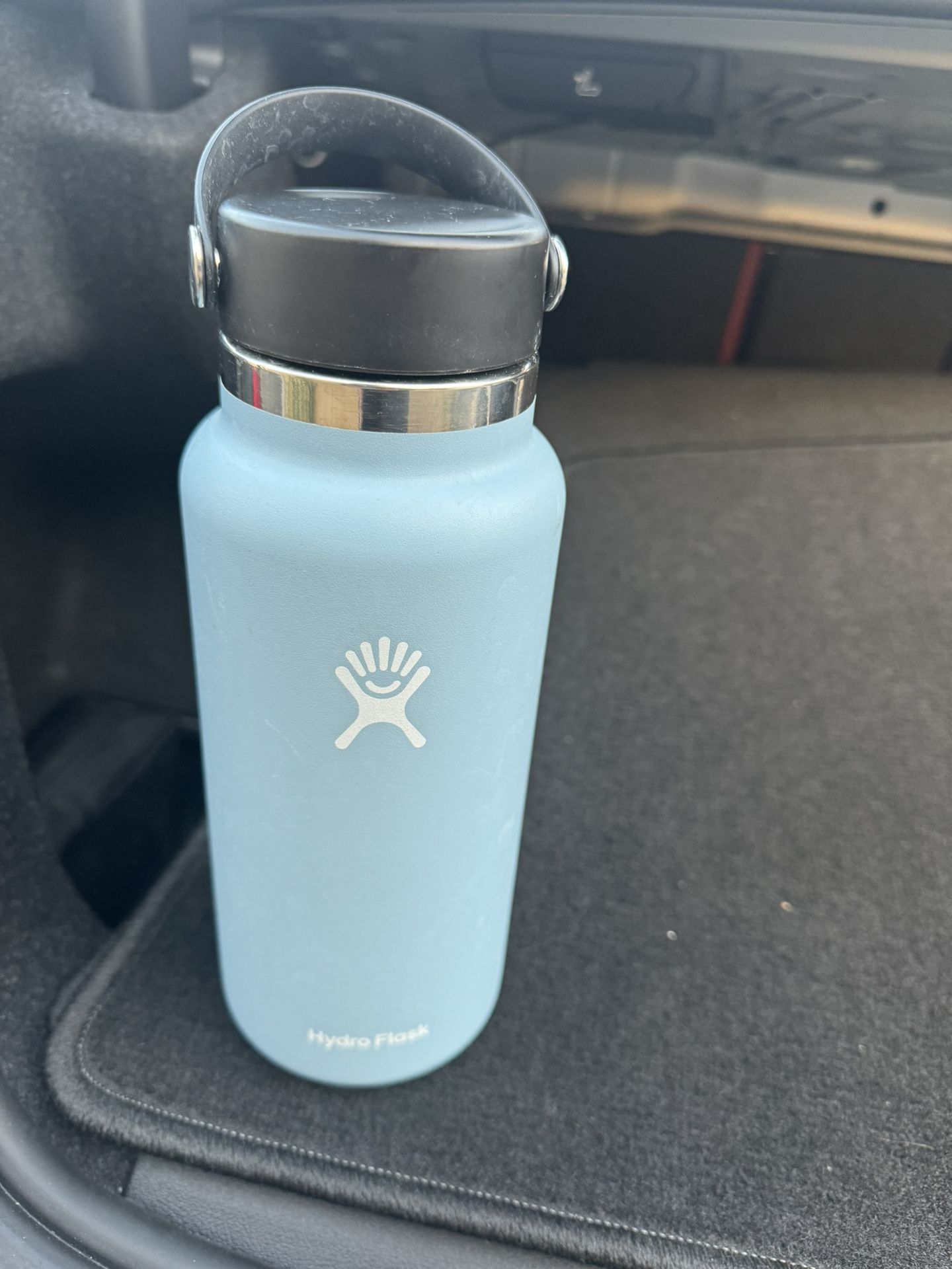 32oz Light Blue Hydroflask Water bottle / Thermos