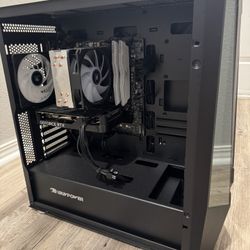 Gaming PC w/ curved monitor 