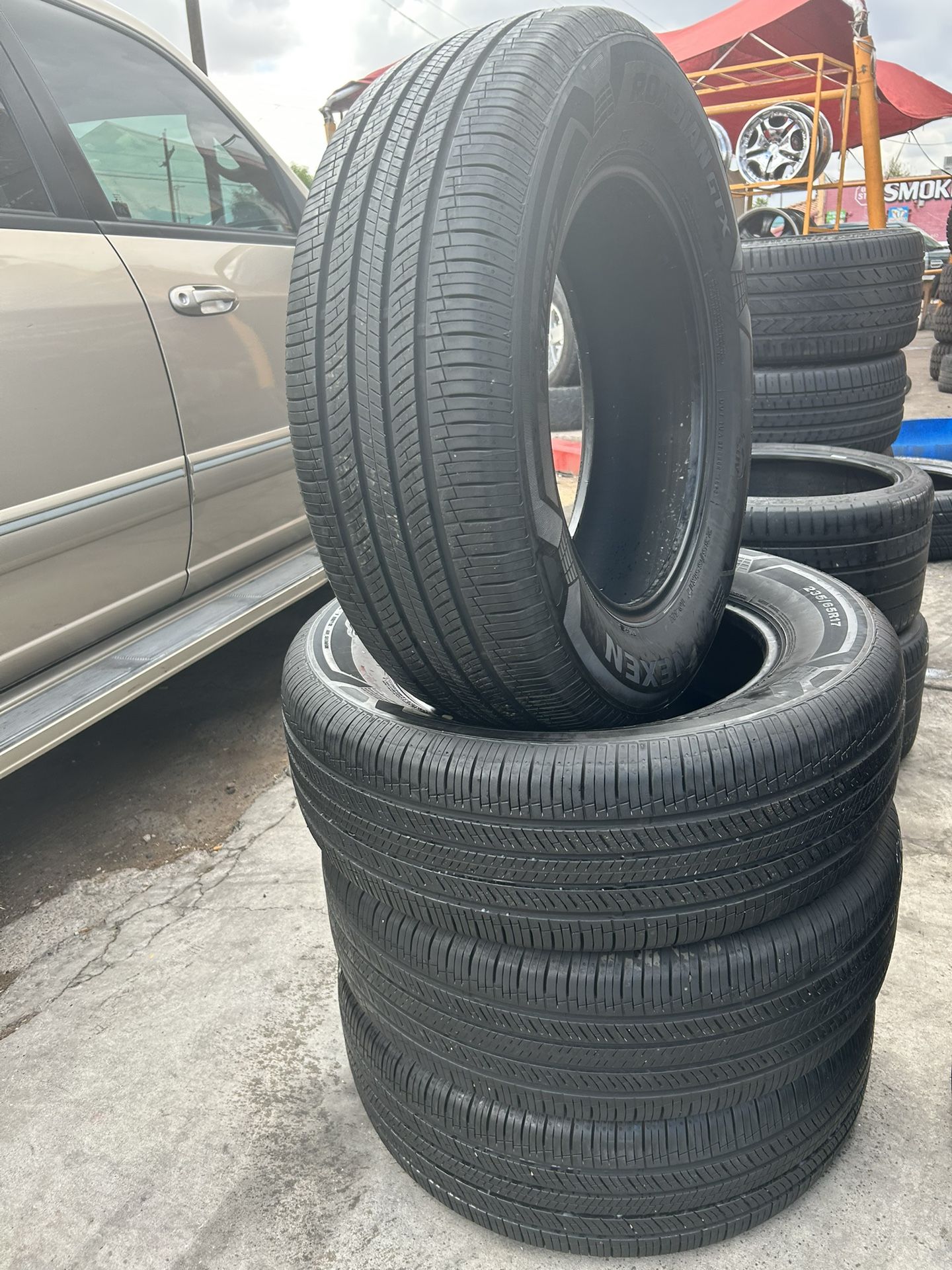Nexen 235/65R17