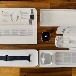 Apple Watch Series 9 GPS + Cellular, 45mm Silver Stainless Steel Case with Silver Link Bracelet