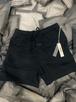 BLACK ESSENTIALS SHORTS