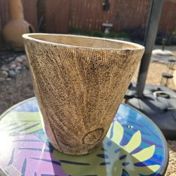 10h 9w clay flower pot planter