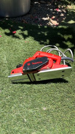 Red makita planer