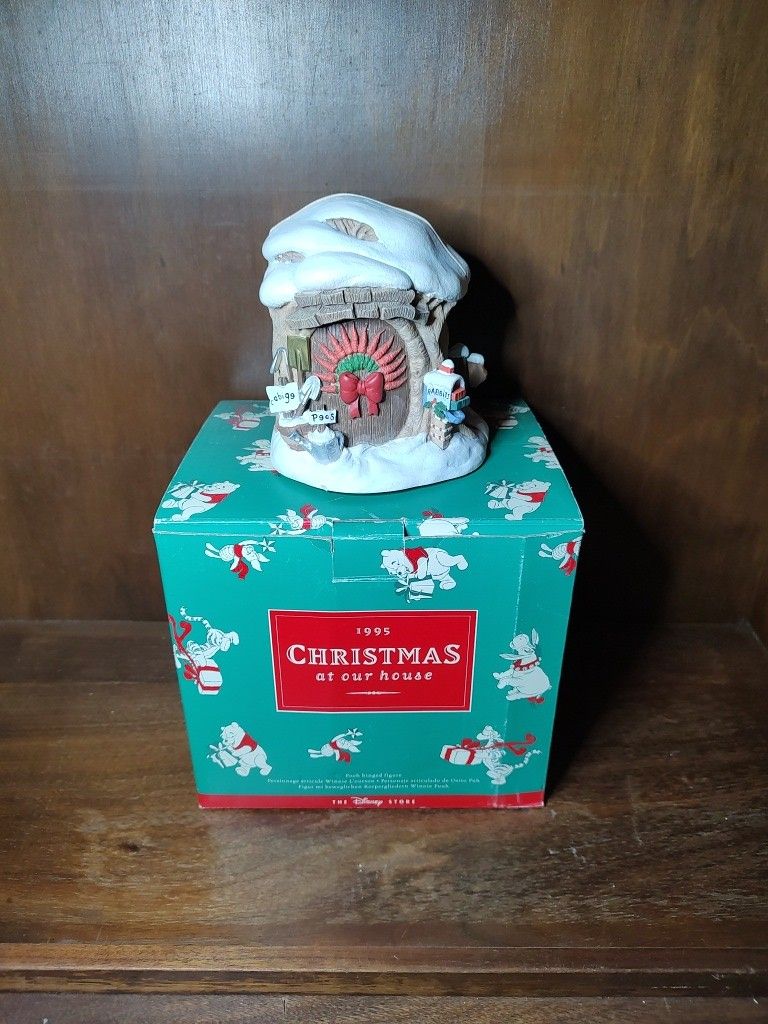 1995 DISNEY "Christmas At Our House" Winnie The Pooh Hinged House NIB