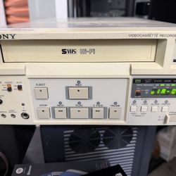Professional Sony S-VHS recorder
