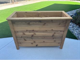 Cedar Planter Box - Sealed with Danish Oil