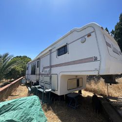 1994 Carriage Fifth Wheel