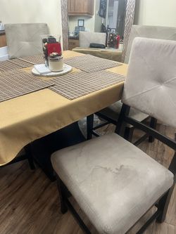 Glass Top & Pedestal Table