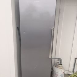 Samsung upright Freezer (not Working)