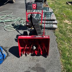 Troy Bilt Storm 5524 Snow Blower