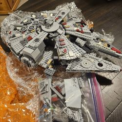 Lego Millennium Falcon