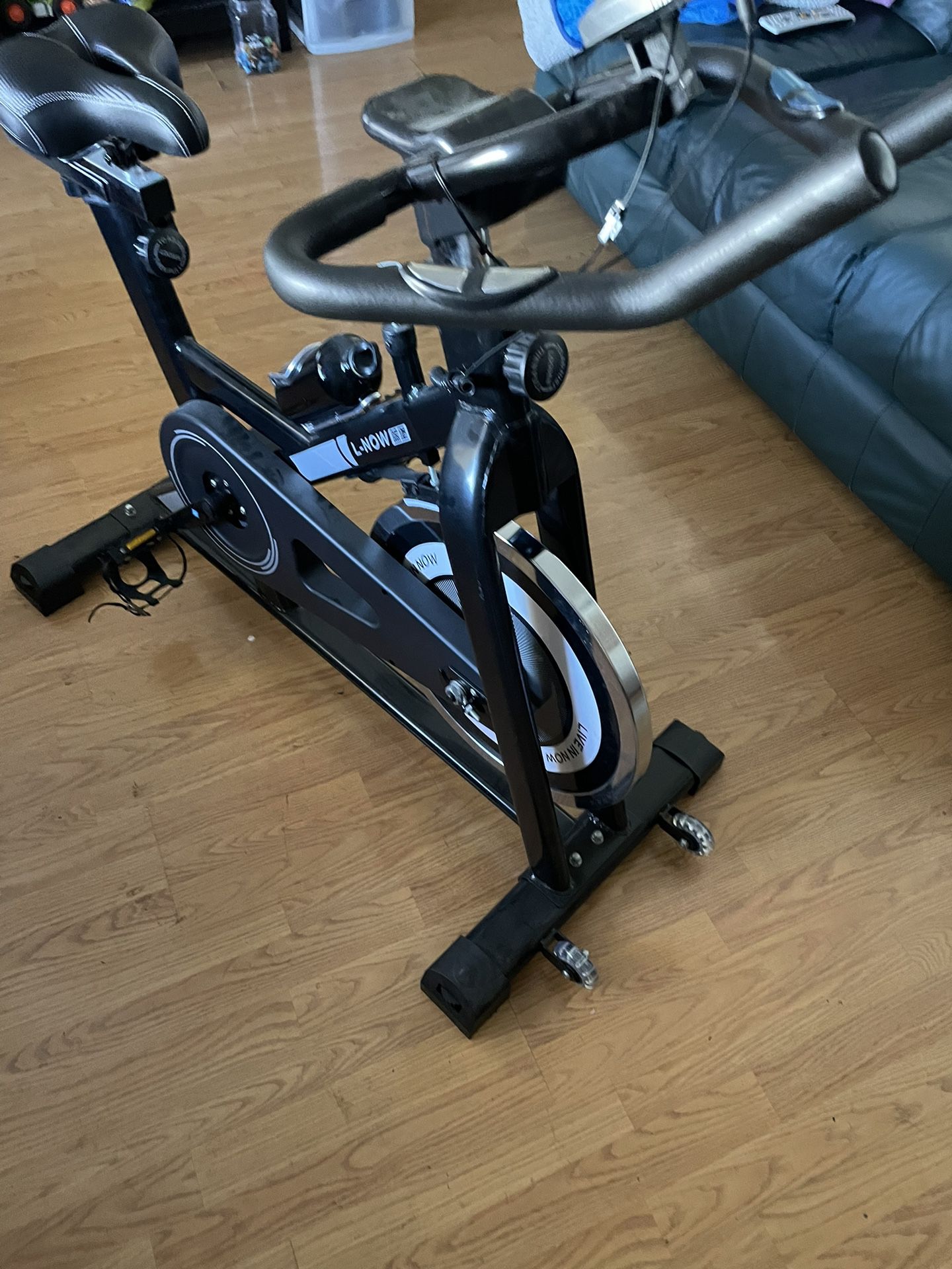 L Now Exercise Bike 
