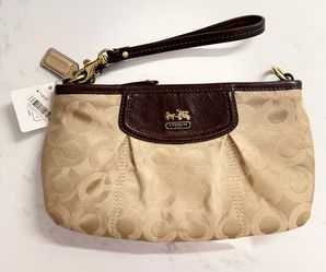 New With Tags Coach Signature Wristlet/Bag