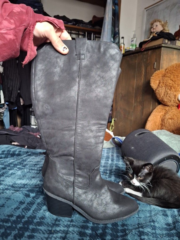 Women's Boots And Doc Martin's And Nurse Shoes