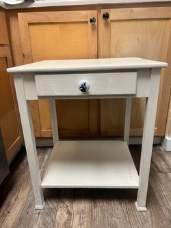 End Table / Side Table