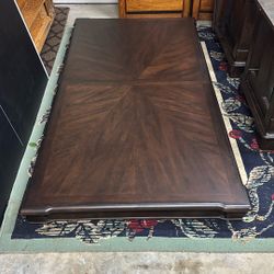 Good Condition Dining Table 