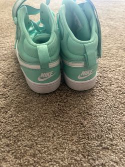 Aqua Nike Jordan size 6