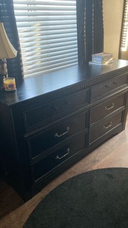 Dresser 6 drawer