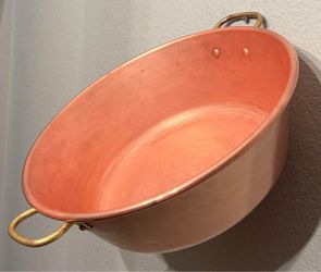 An antique French copper jam