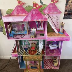 Large Princess doll house