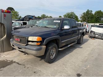 2002 GMC SIERRA IN FOR PARTS