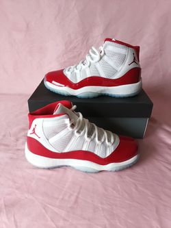 Air Jordan (GS) 11 Retro "Cherry" 2022 - Size 7Y - 378038 116