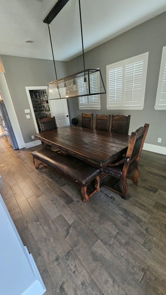 Stunning Grand Hacienda 8ft Solid Wood Dining Set - Excellent Condition