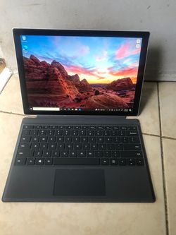 12.5” Microsoft Surface pro 6 i5 Processor 256gb SSD 8gb Ram Come With Charger