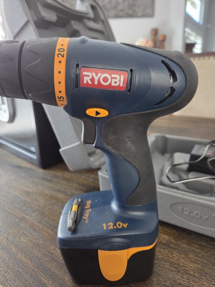 RYOBI 12 Volt Cordless Drill Model HP412