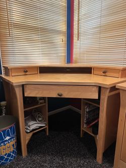 Oak wood corner desk & chair