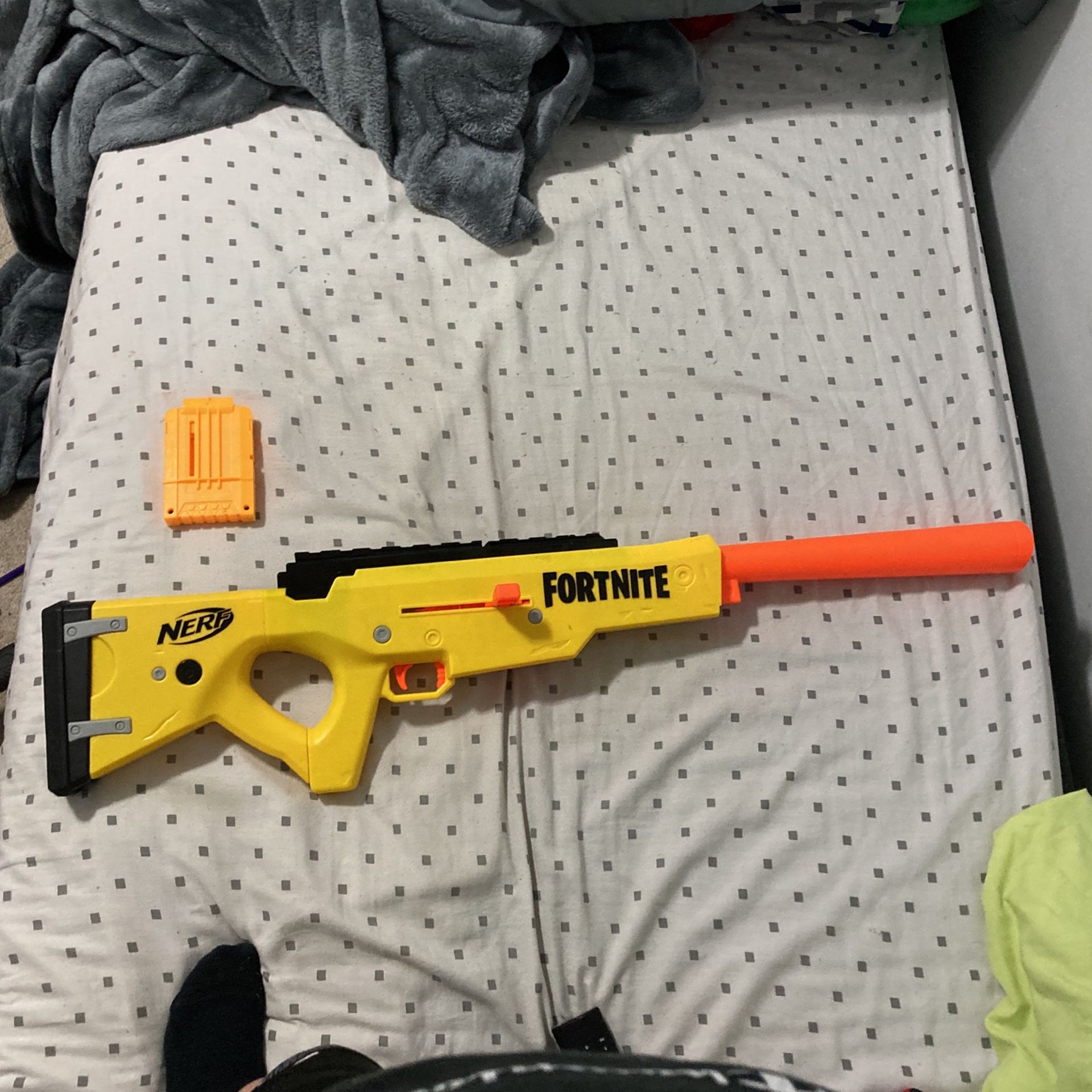 Fortnite Nerf Gun(WITH MAG)