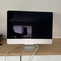 Apple iMac 21.5im Desktop Computer