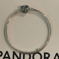 NEW PANDORA BRACELET 