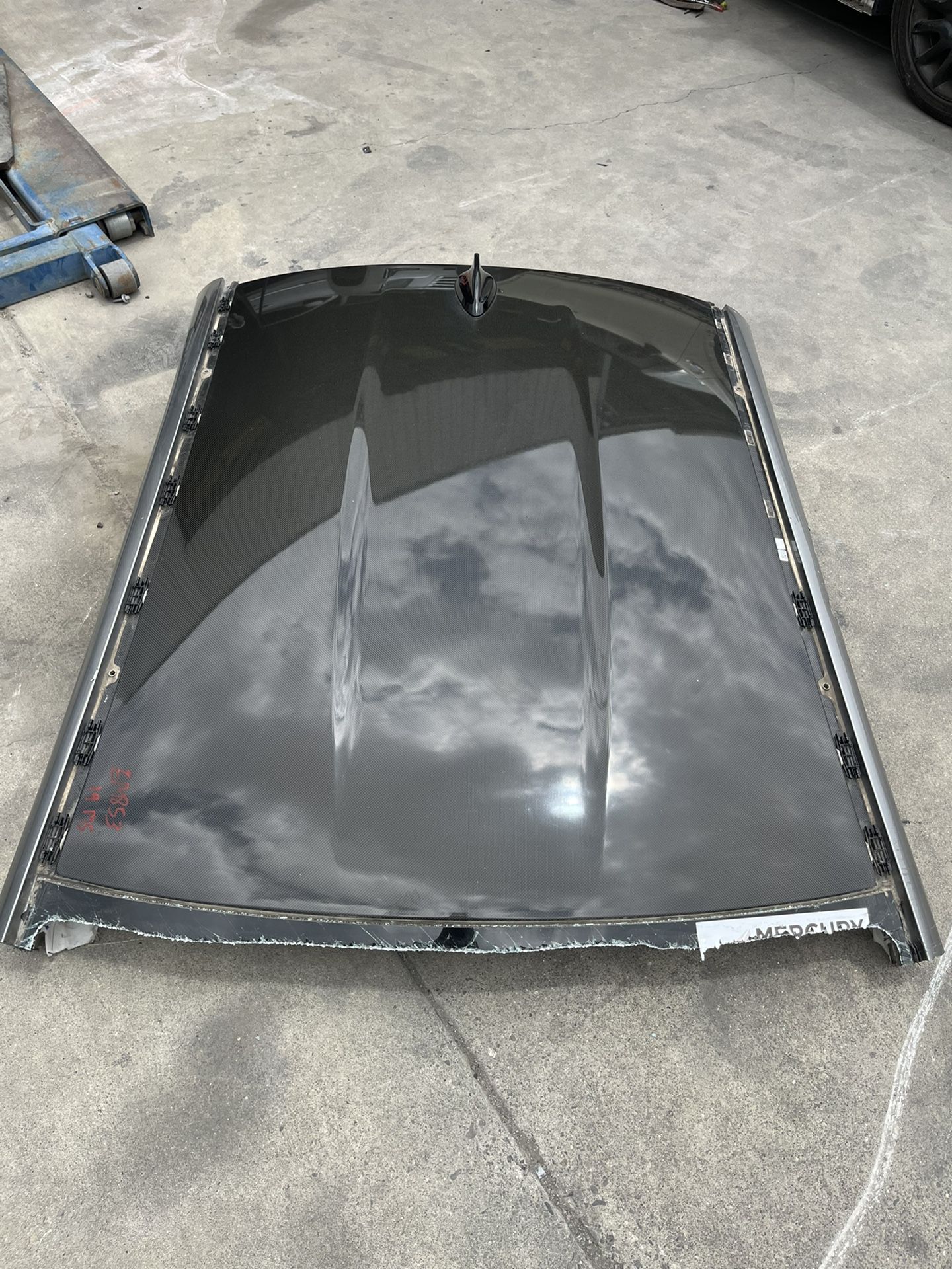2018-2023 BMW M5 F90 OEM Carbon Fiber Roof