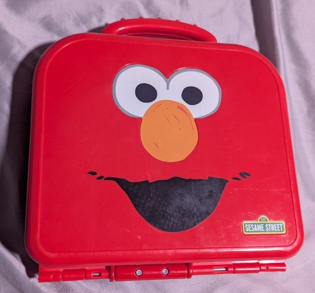 Elmo's On The Go Letters Case