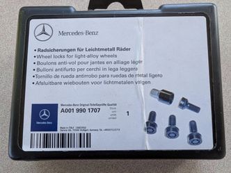 Mercedes Wheel Lock Set
