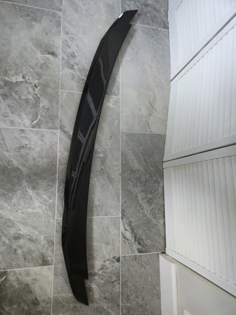 OEM 2010-14 Mustang Rear Spoiler LIKE NEW (PRE-PAINTED BLACK)