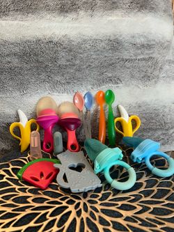 Baby teething items and spoons