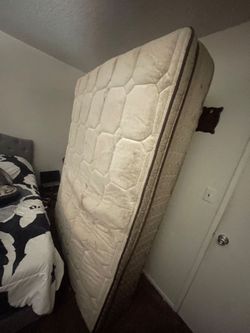 Matress queen