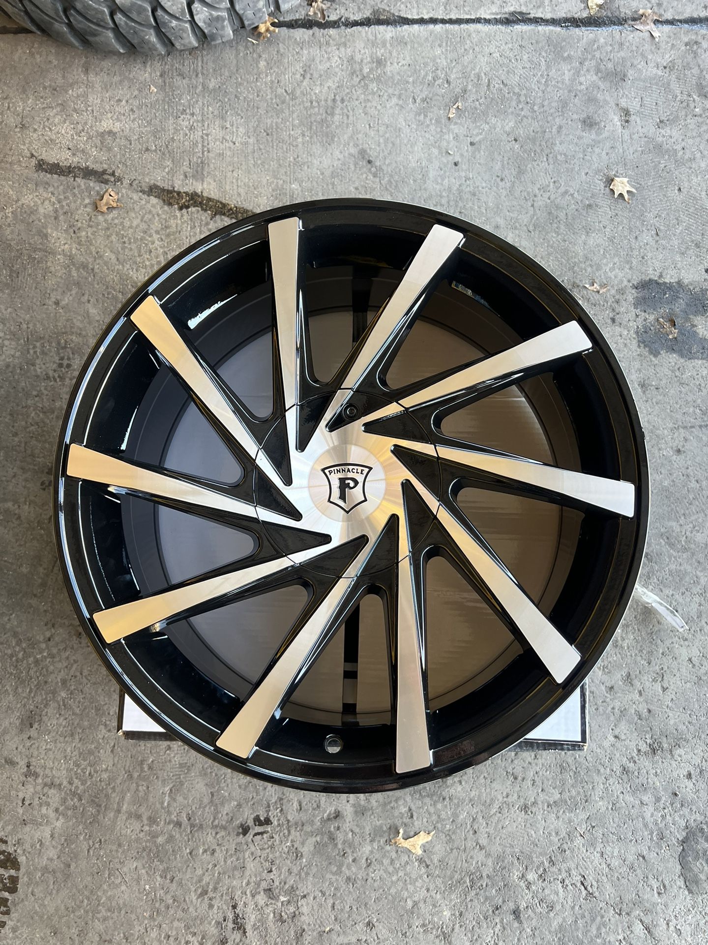 Pinnacle Turbina 18x8 Wheels