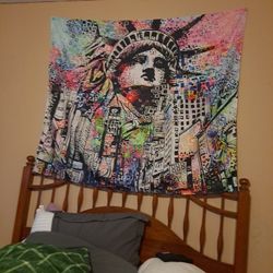 Statue Of Liberty Multicolor Tapestry