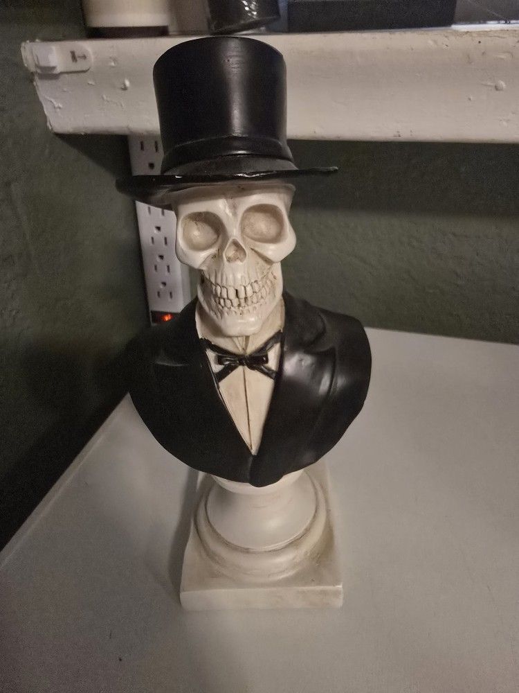 Skeleton Bust