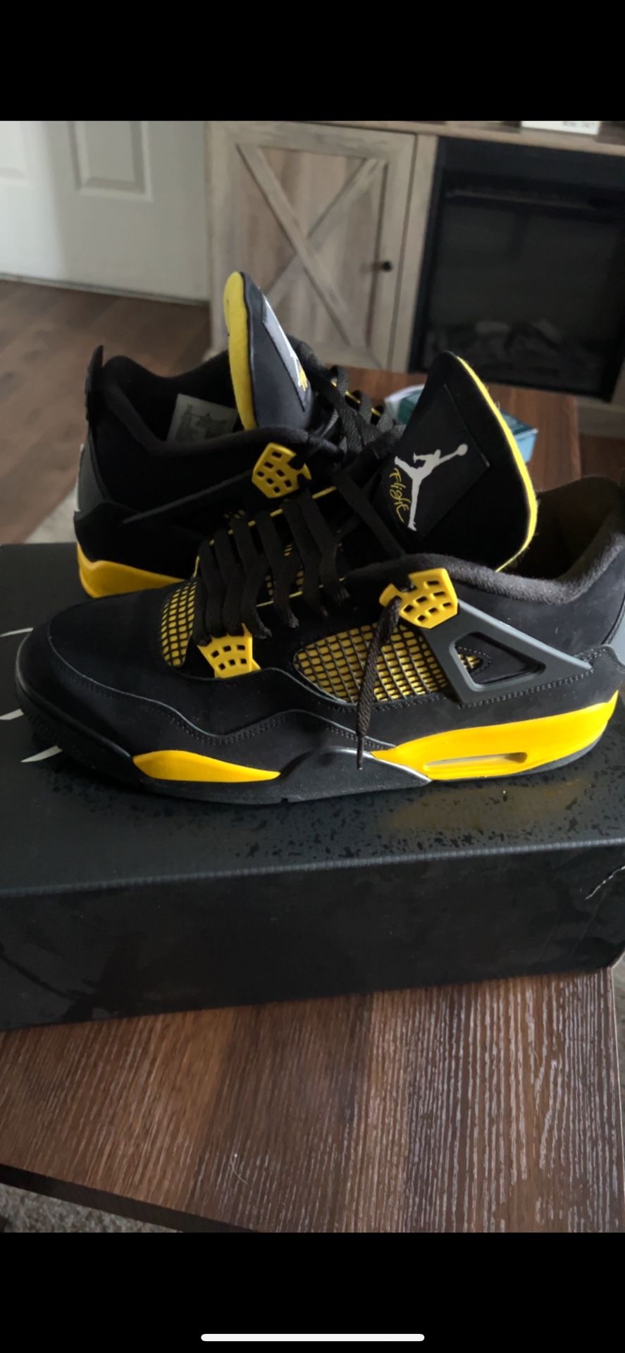 Jordan 4 Yellow Thunder