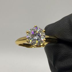 VVS1 Gold Plated Moissanite Stud Engagement Ring 1.0ct